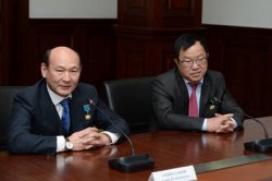 ГЕРОИ ТРУДА ЮРИЙ ПЯ И СЕРИК АКШОЛАКОВ ПРОВЕЛИ МАСТЕР-КЛАССЫ ДЛЯ КЫЗЫЛОРДИНСКИХ ВРАЧЕЙ