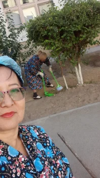 Сотрудники областного центра крови на субботниках